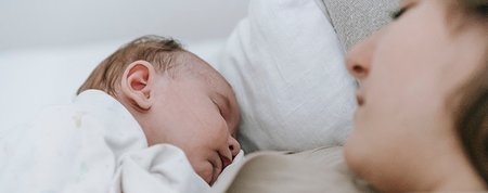 5 nasvetov pediatra: Kako brez odvečnih solz uspavati dojenčka?